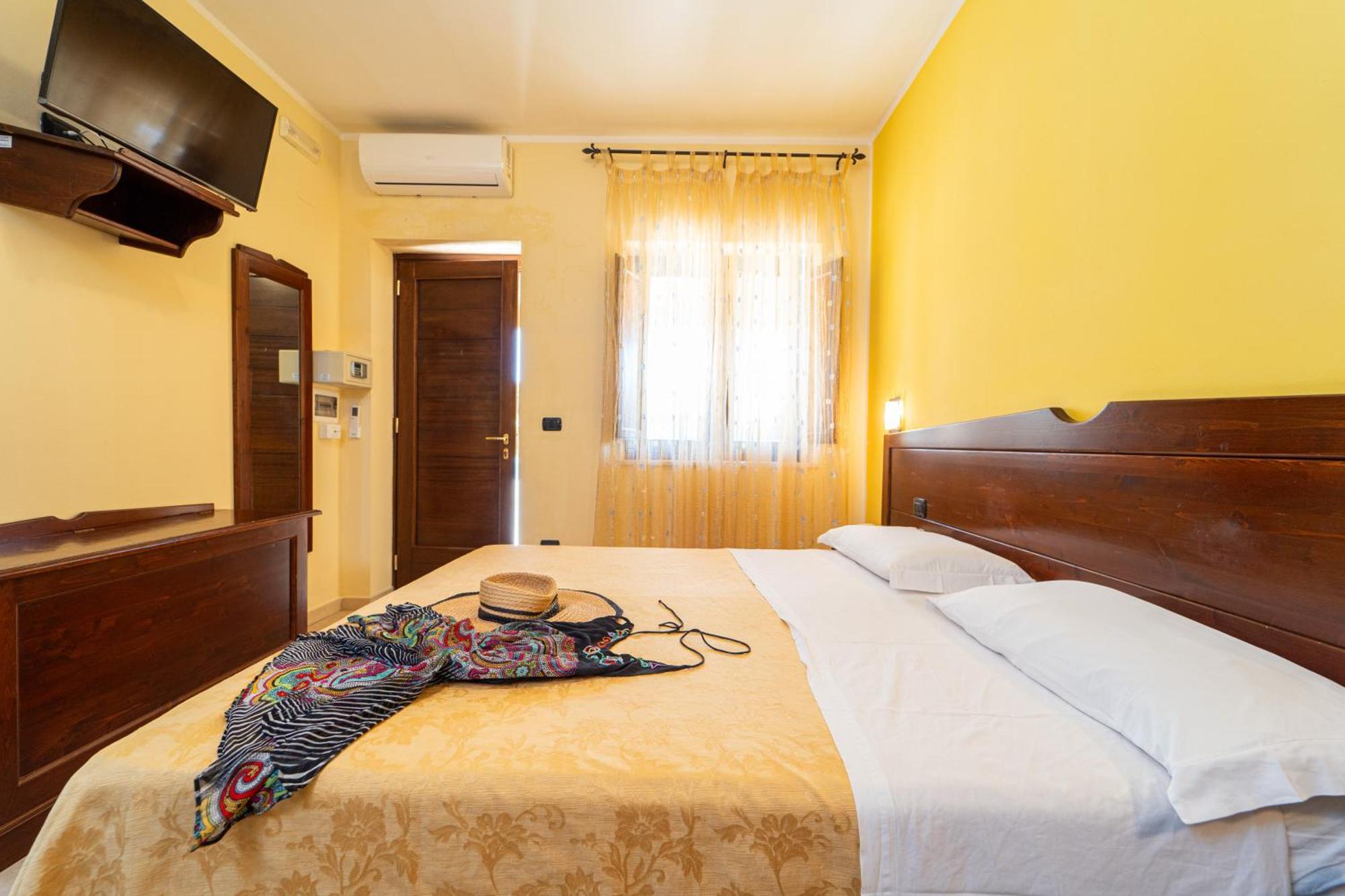 Hotel Masseria Le Pajare Presicce Room photo
