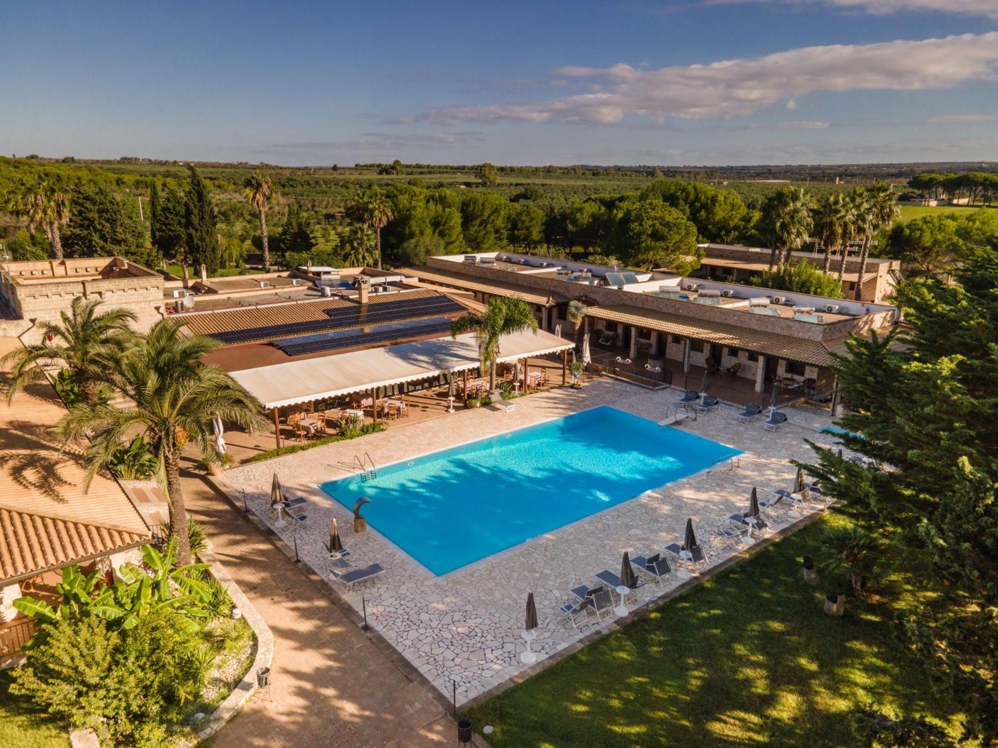 Hotel Masseria Le Pajare Presicce Exterior photo